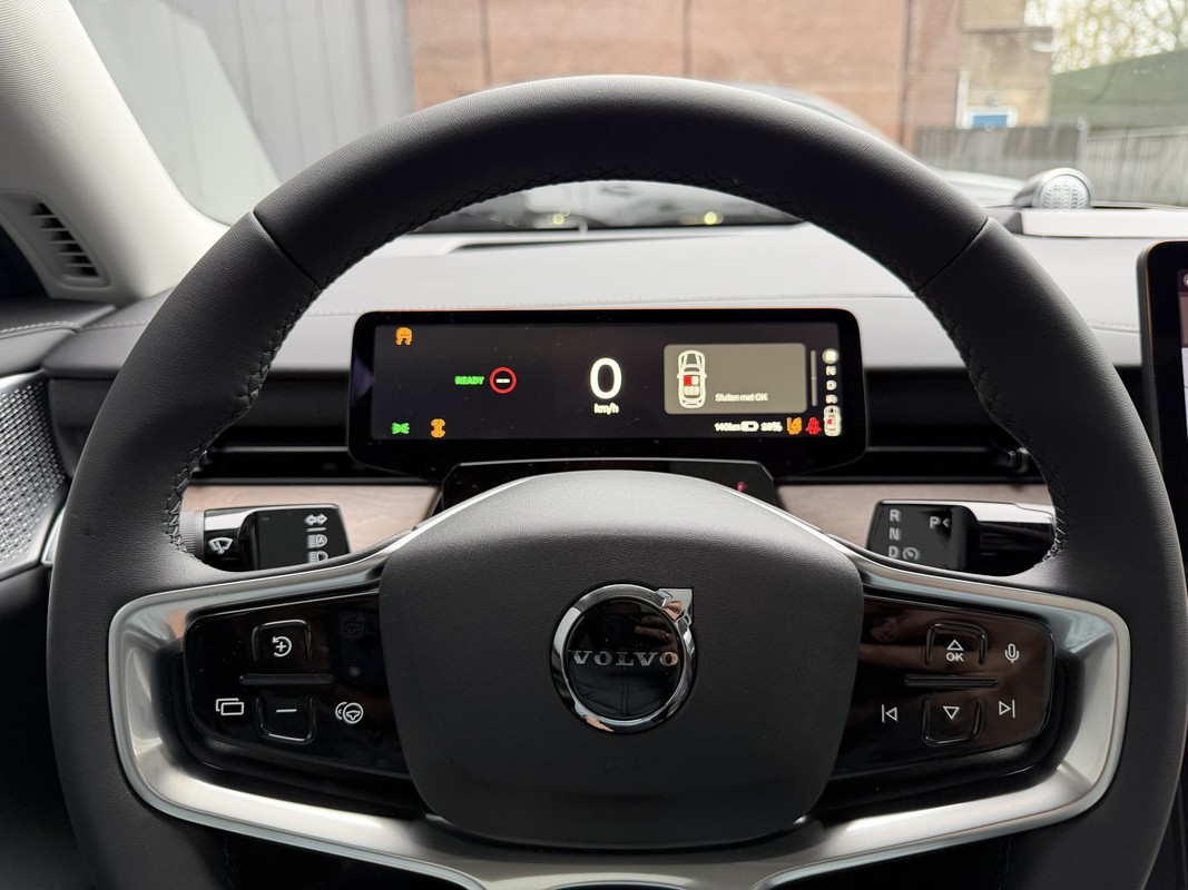 Volvo ES90