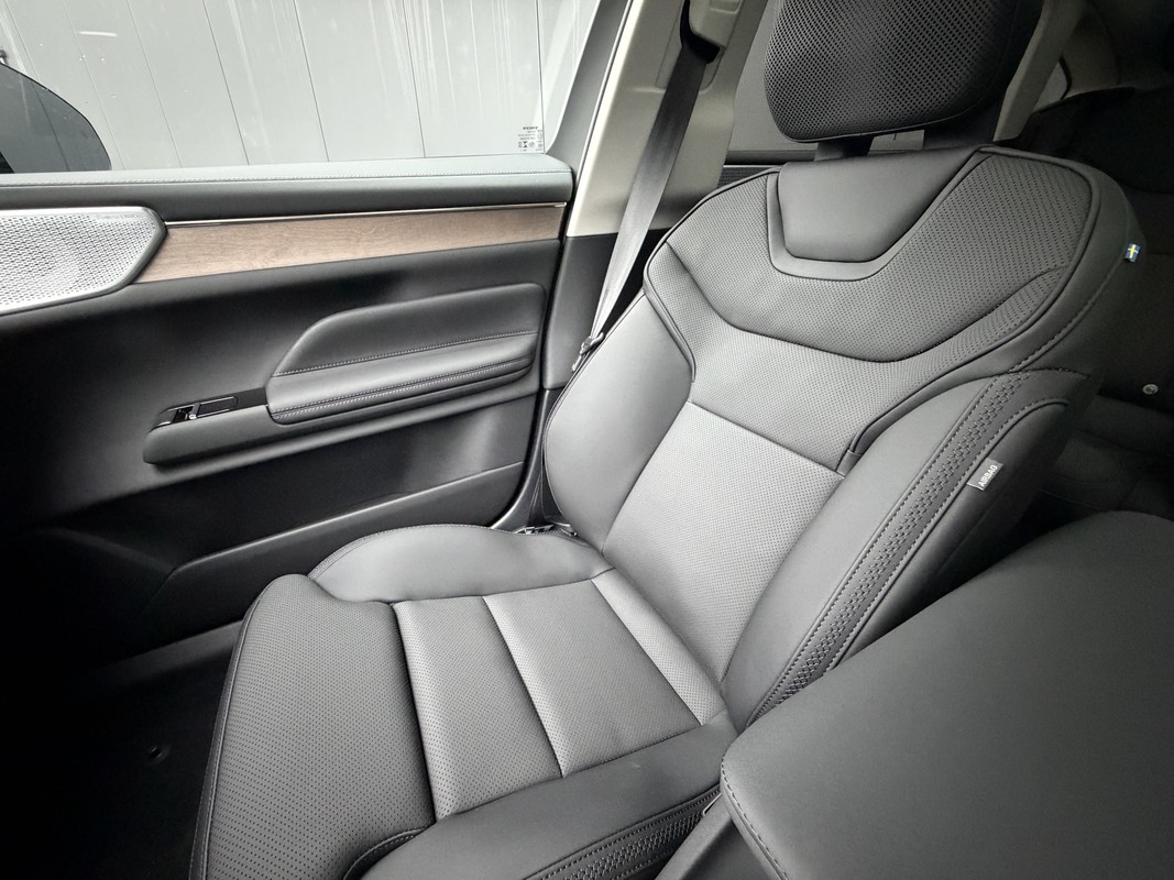 Volvo ES90