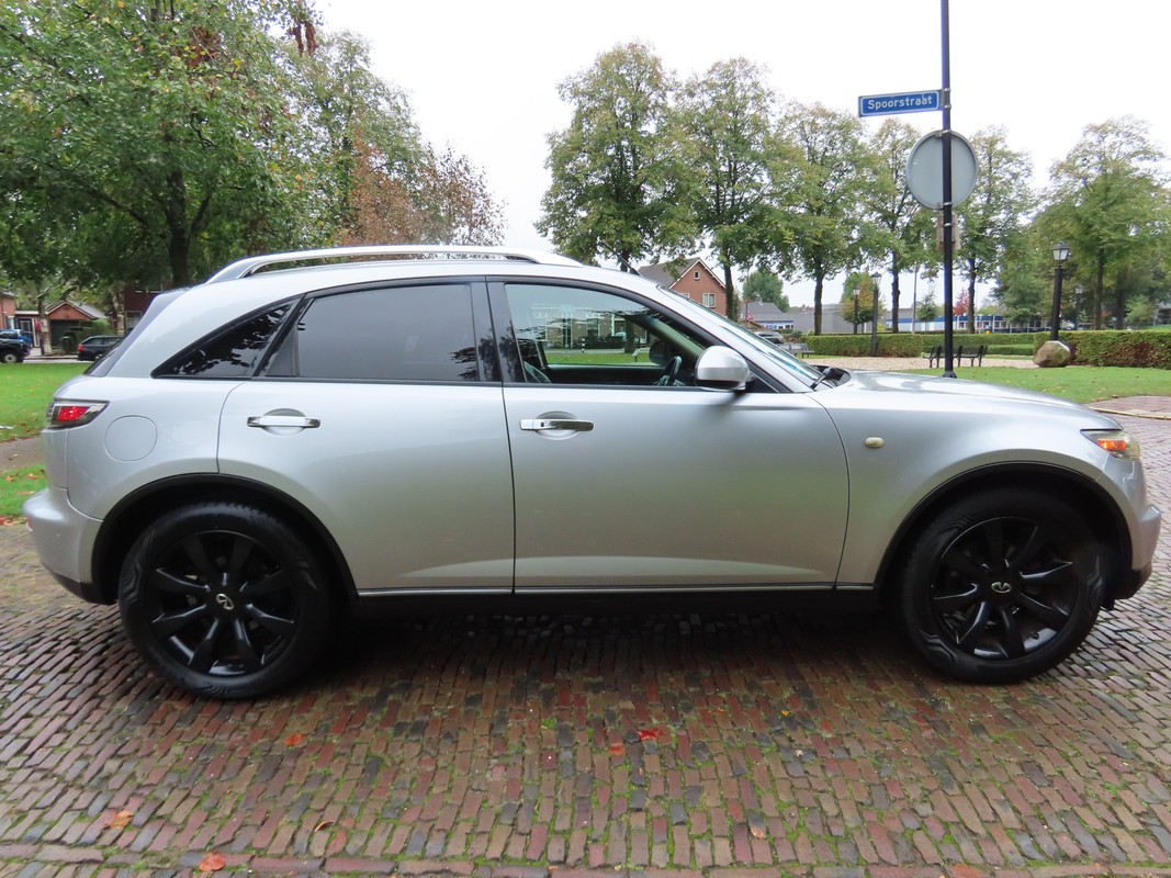 Infiniti FX