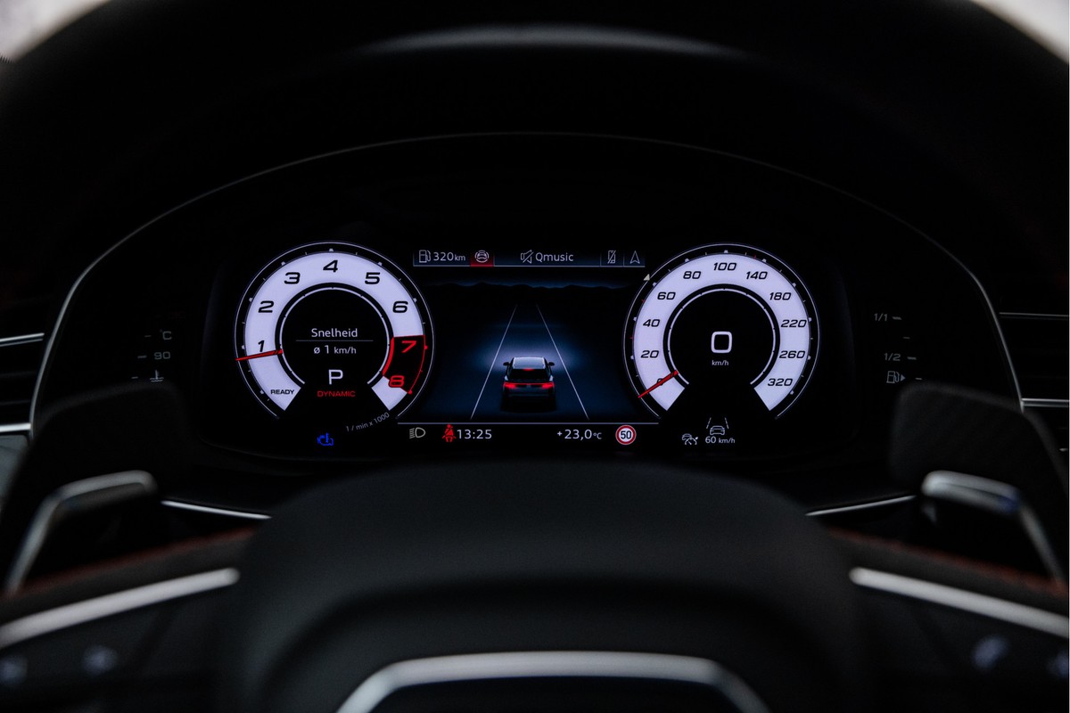 Audi RSQ8