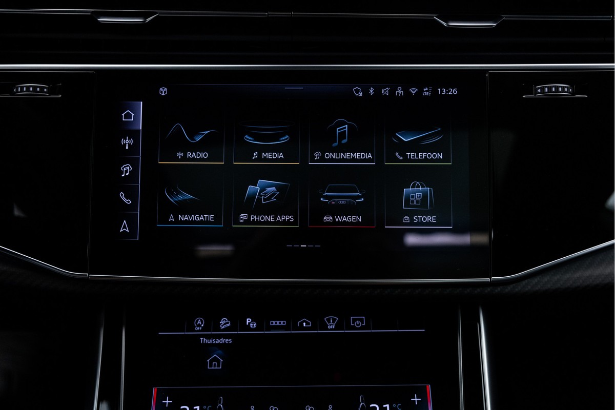 Audi RSQ8