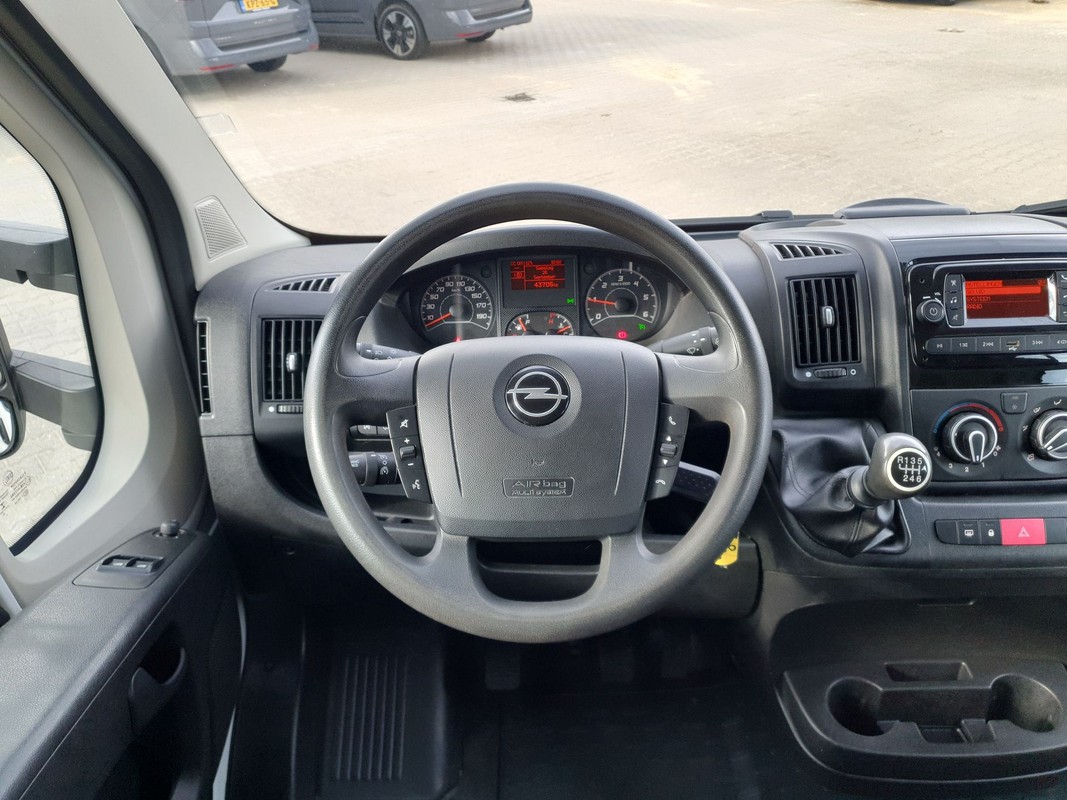 Opel Movano