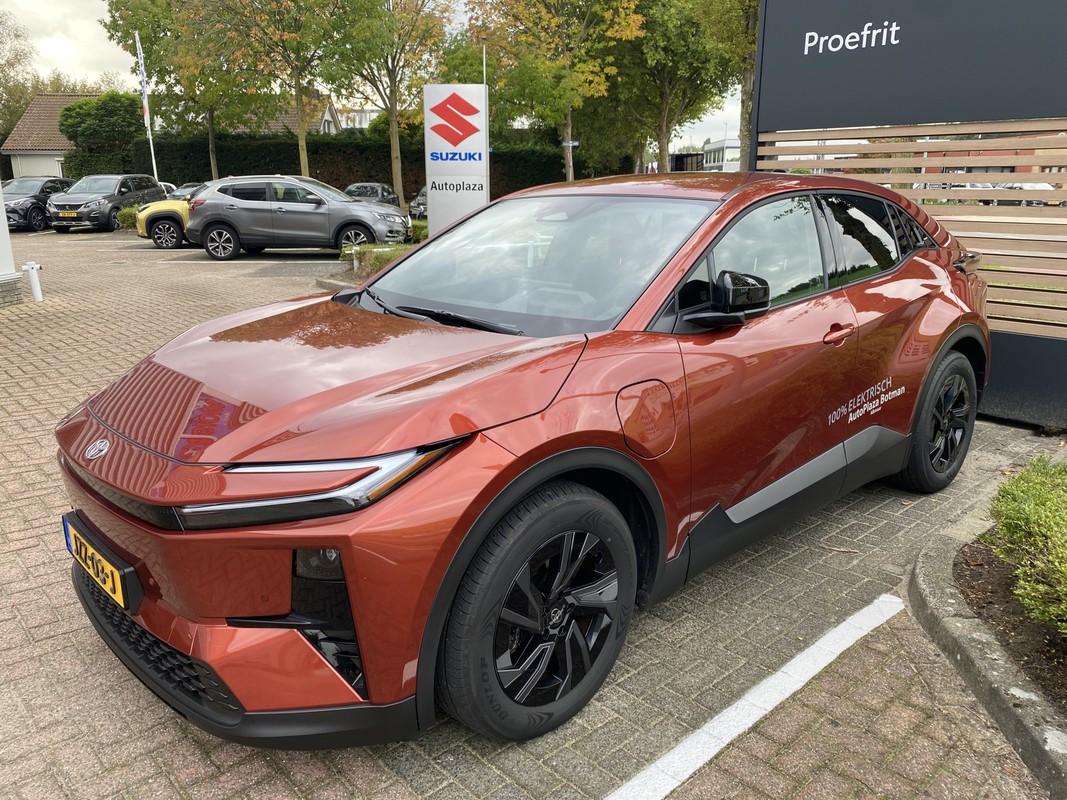 Toyota C-HR+