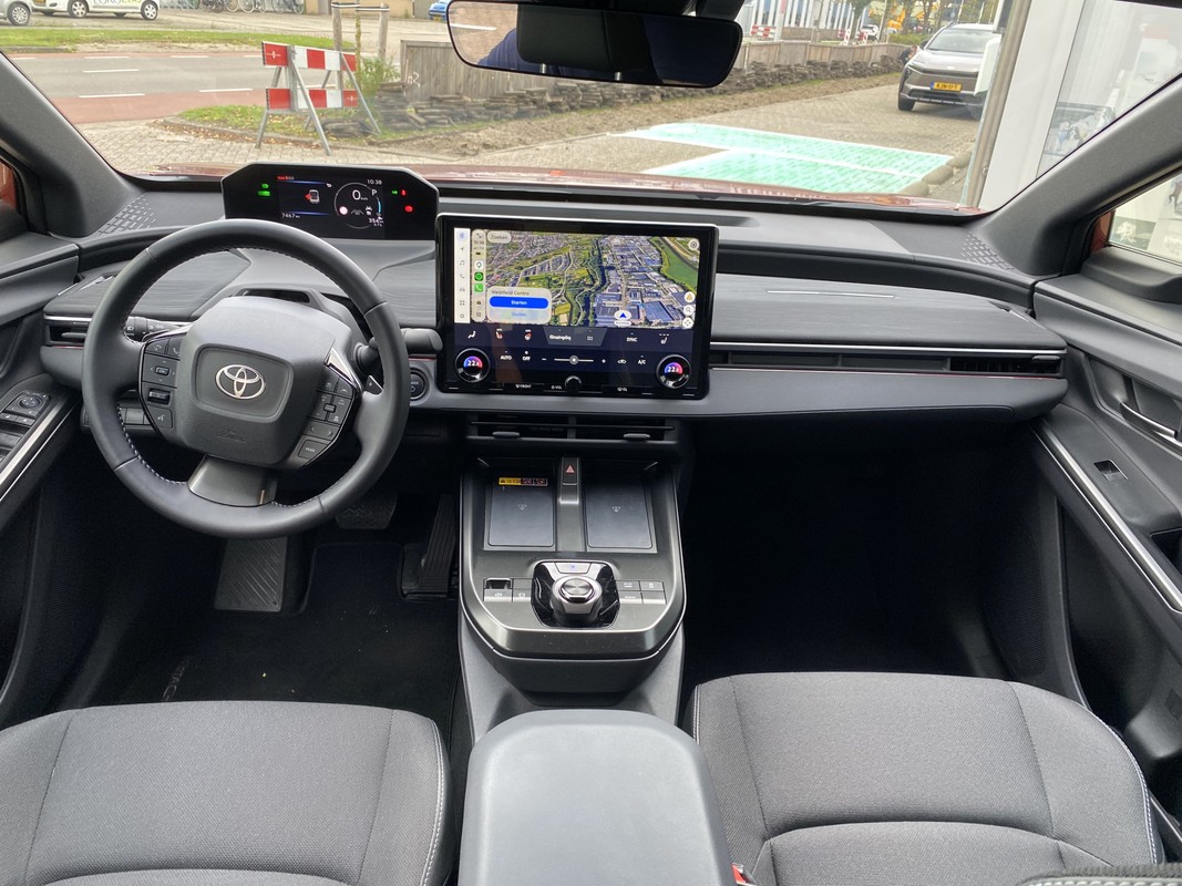 Toyota C-HR+