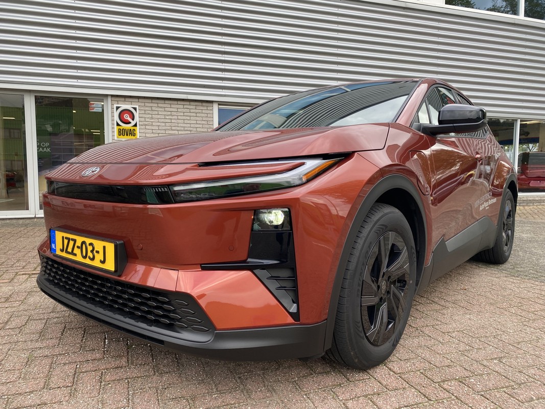 Toyota C-HR+