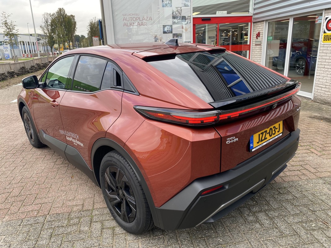 Toyota C-HR+