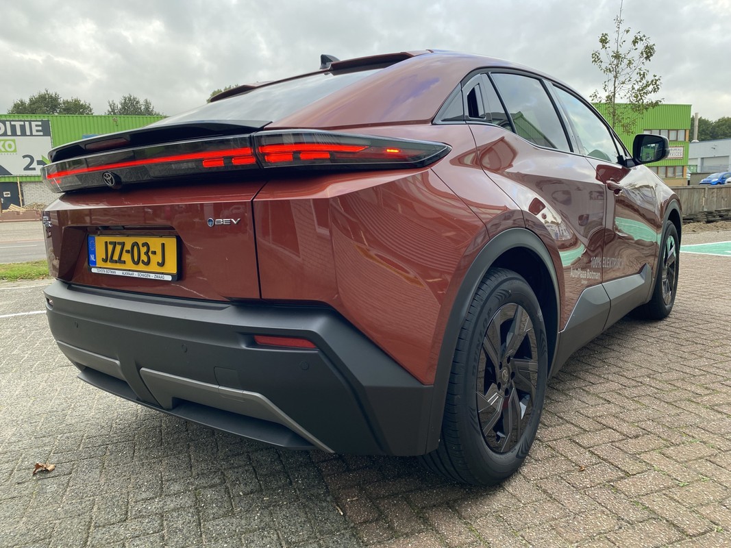 Toyota C-HR+