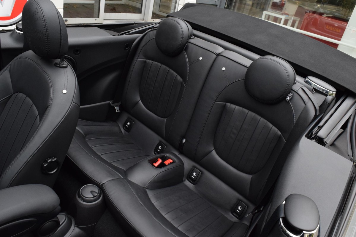 MINI Cooper Cabrio