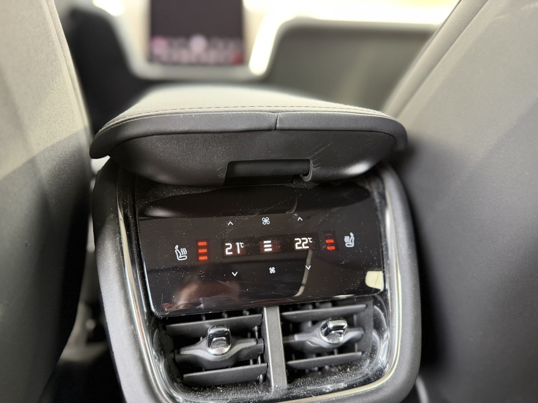 Volvo EX90