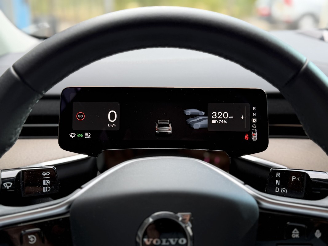 Volvo EX90