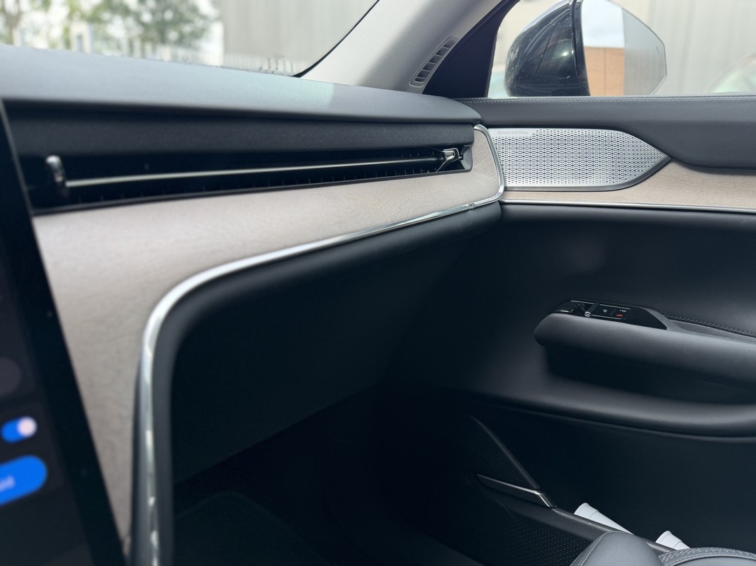 Volvo EX90