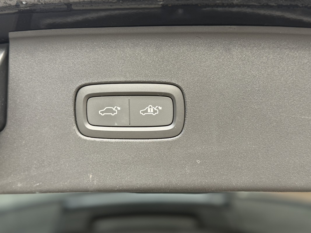 Volvo EX90