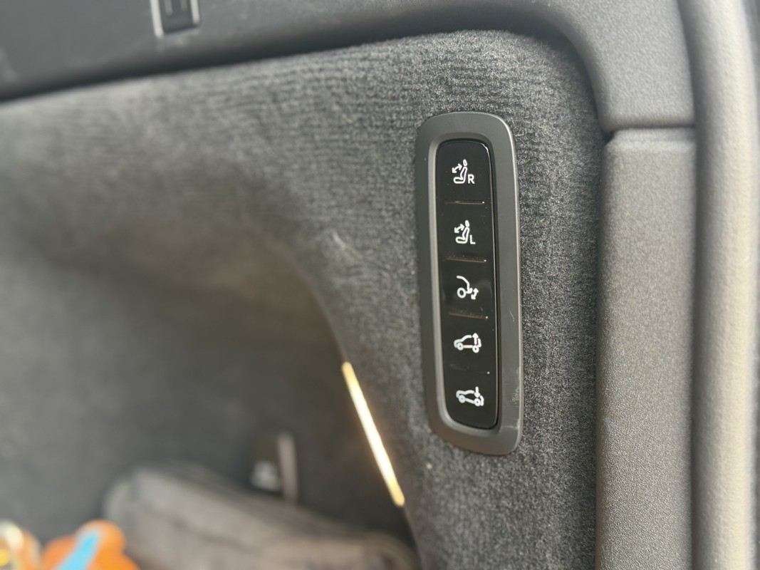 Volvo EX90