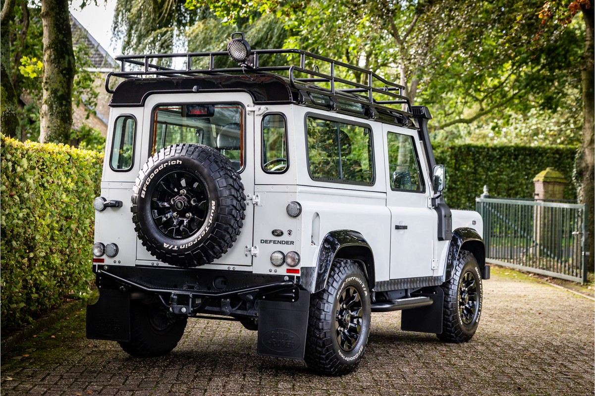 Land Rover Defender