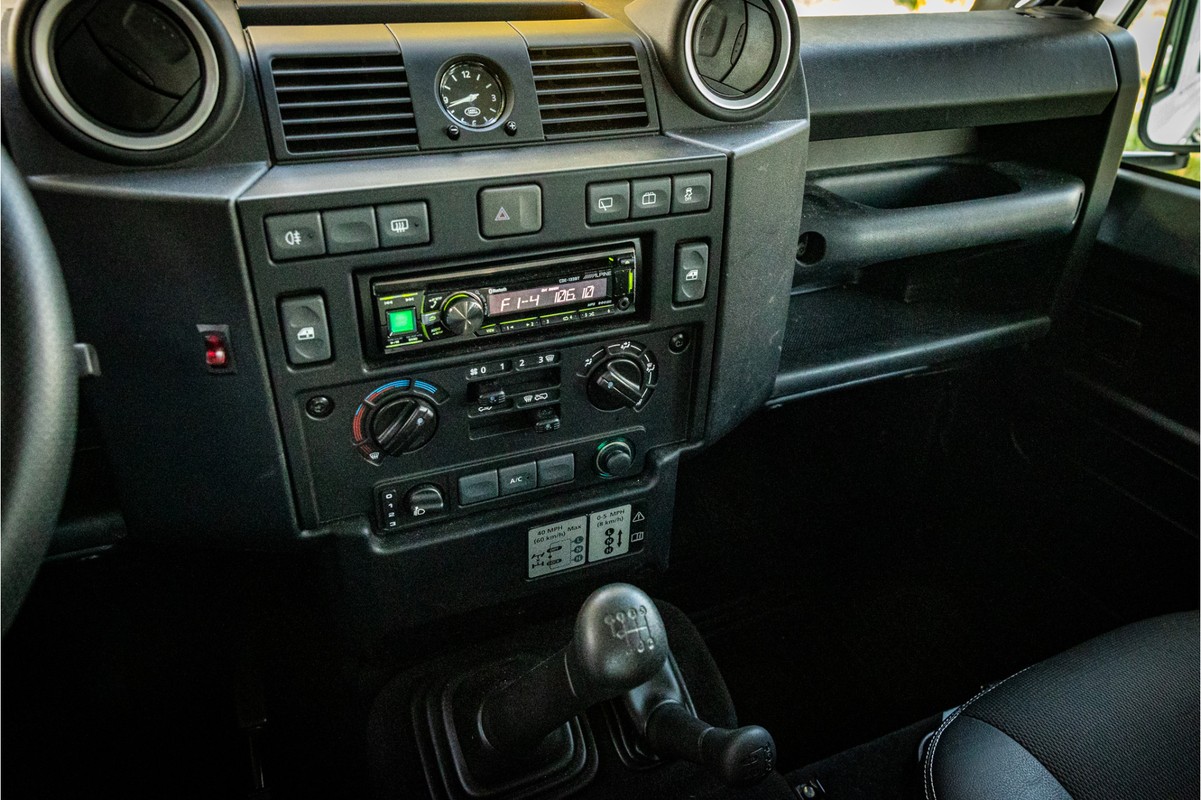 Land Rover Defender