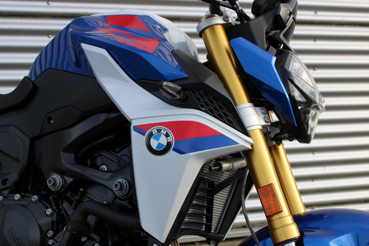 BMW F 900 R