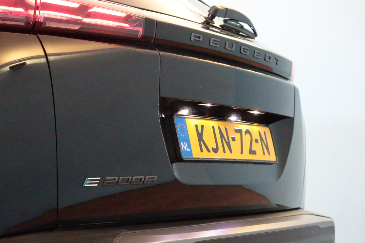 Peugeot e-2008