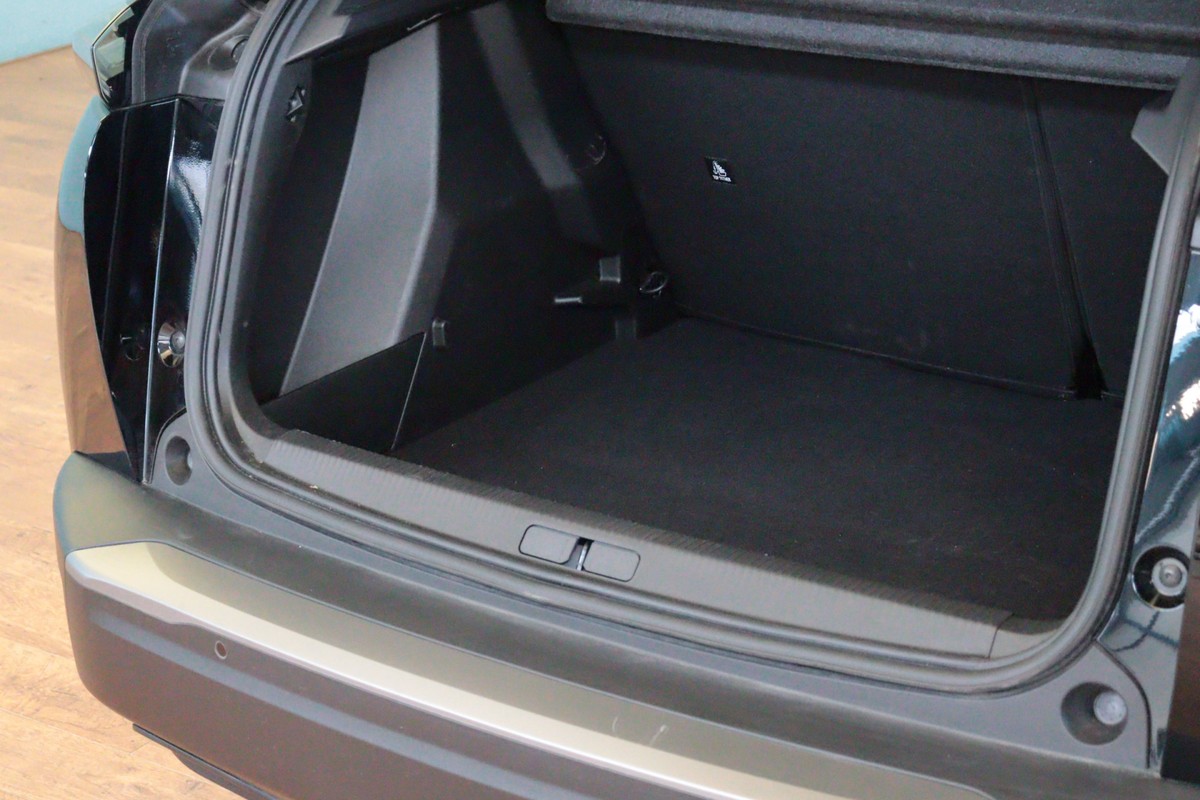 Peugeot e-2008