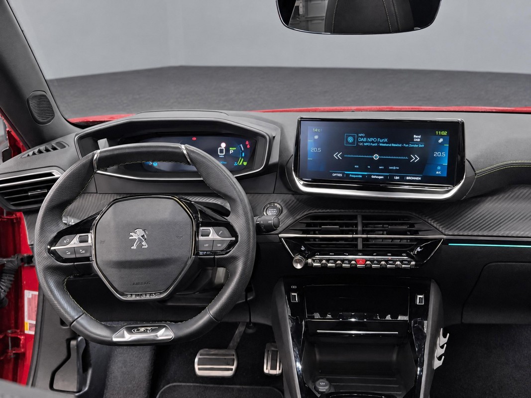 Peugeot e-2008