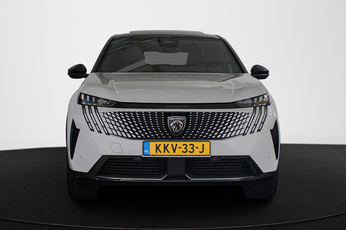 Peugeot e-3008