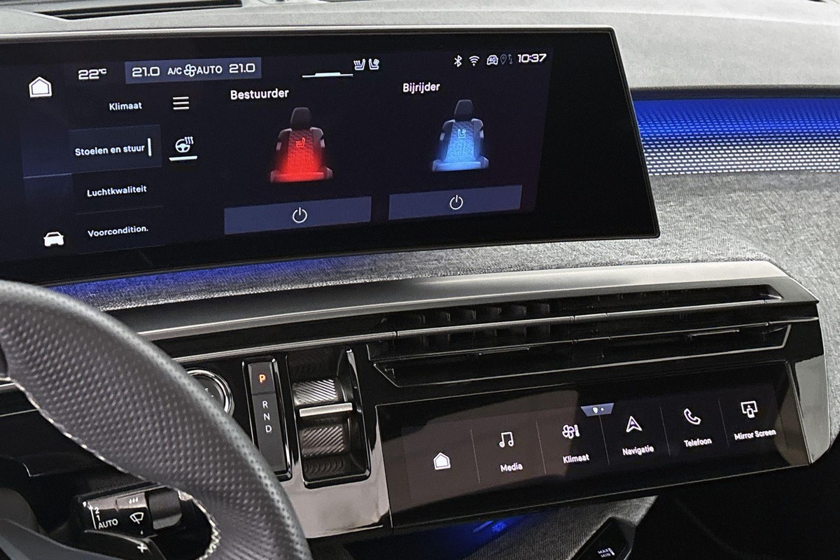 Peugeot e-3008