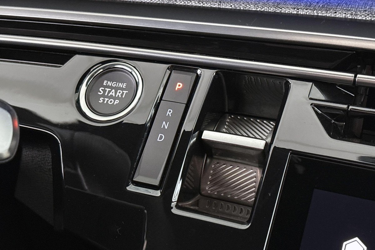 Peugeot e-3008