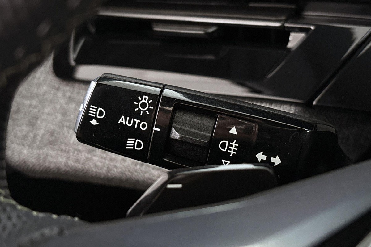 Peugeot e-3008