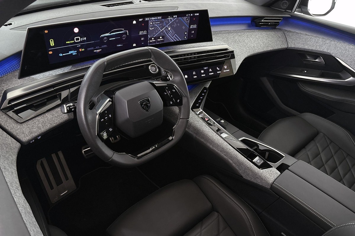 Peugeot e-3008