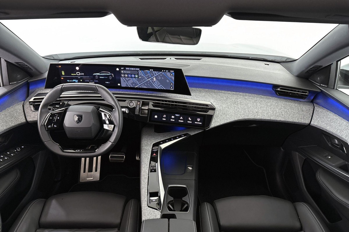 Peugeot e-3008