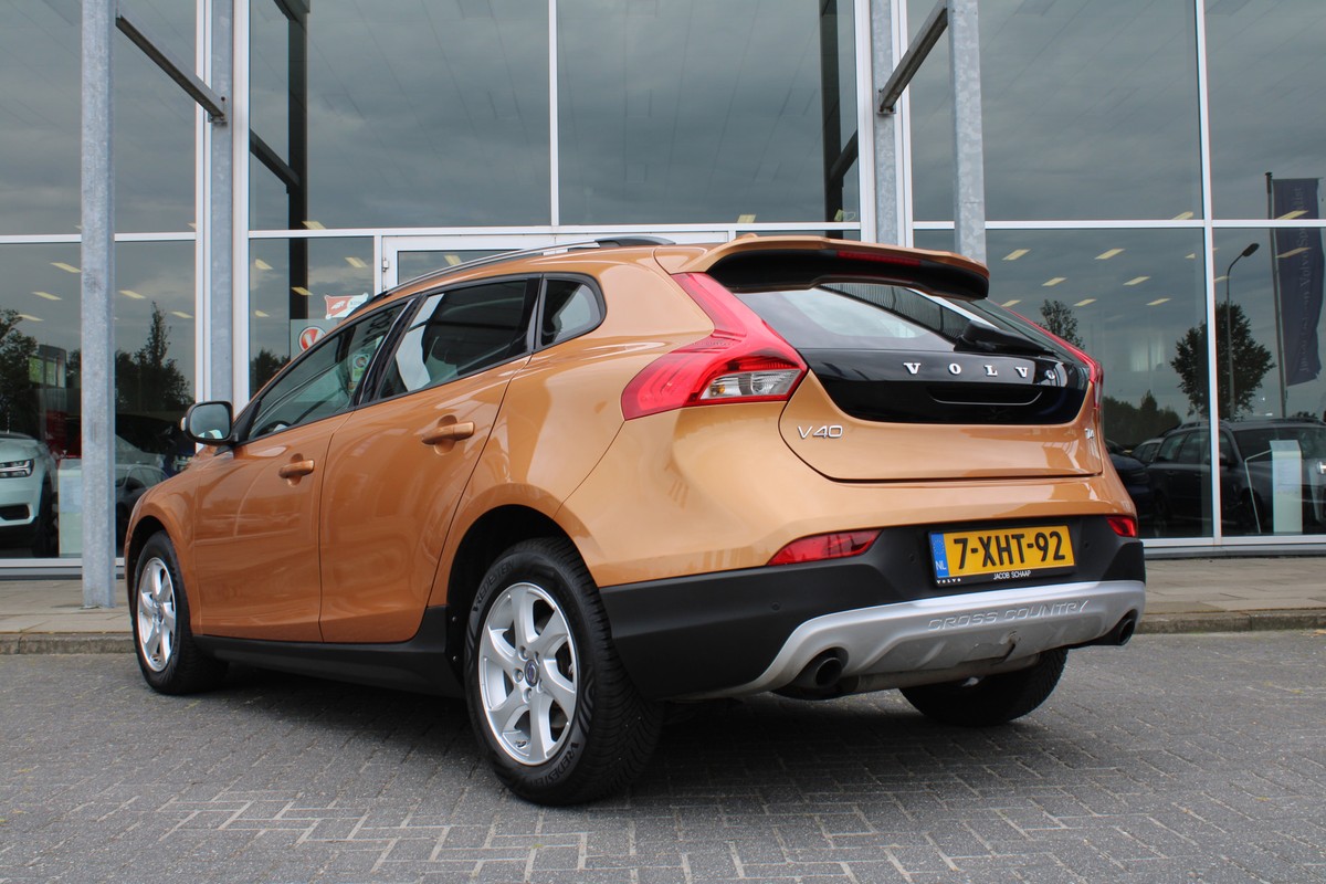 Volvo V40