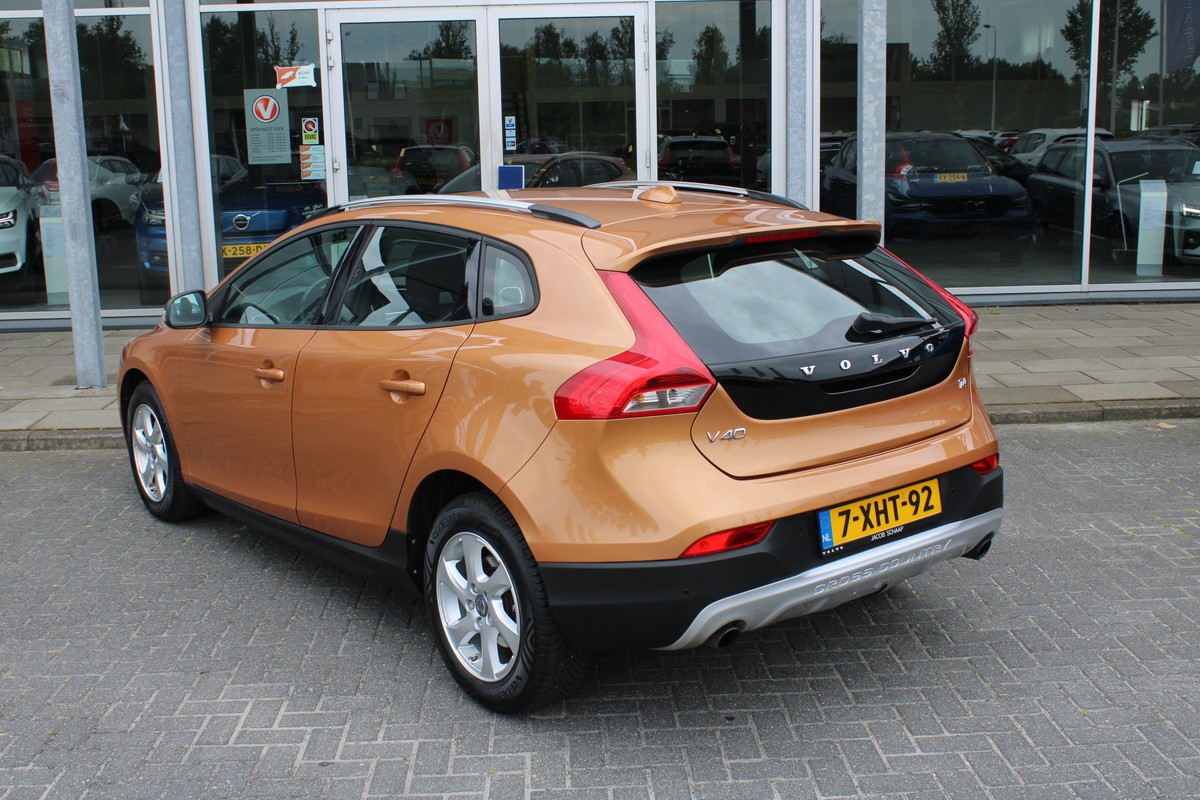 Volvo V40