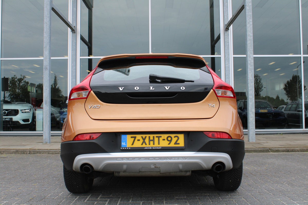Volvo V40