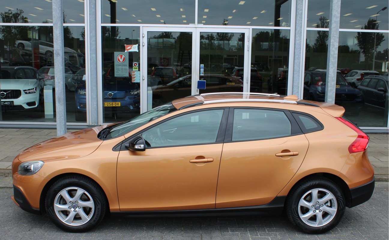 Volvo V40