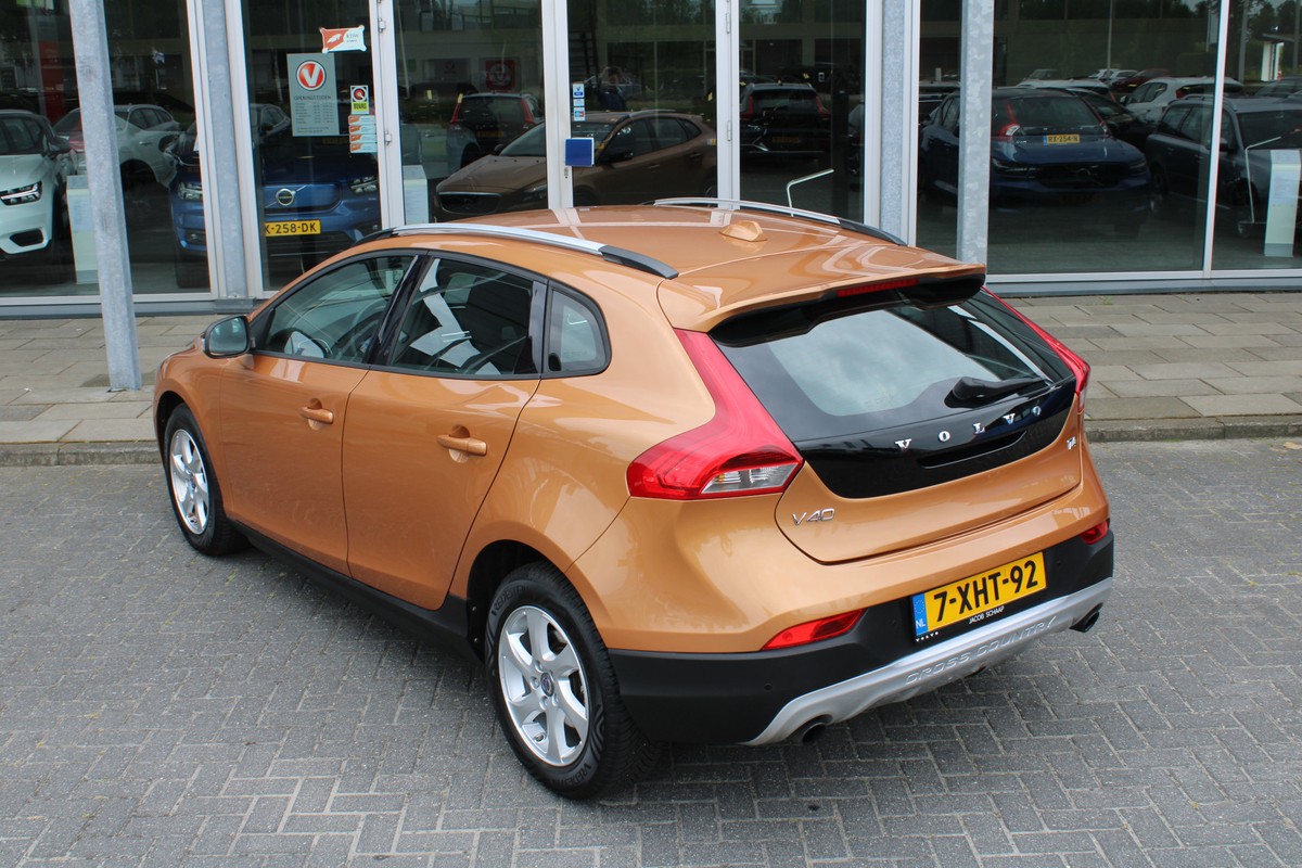 Volvo V40