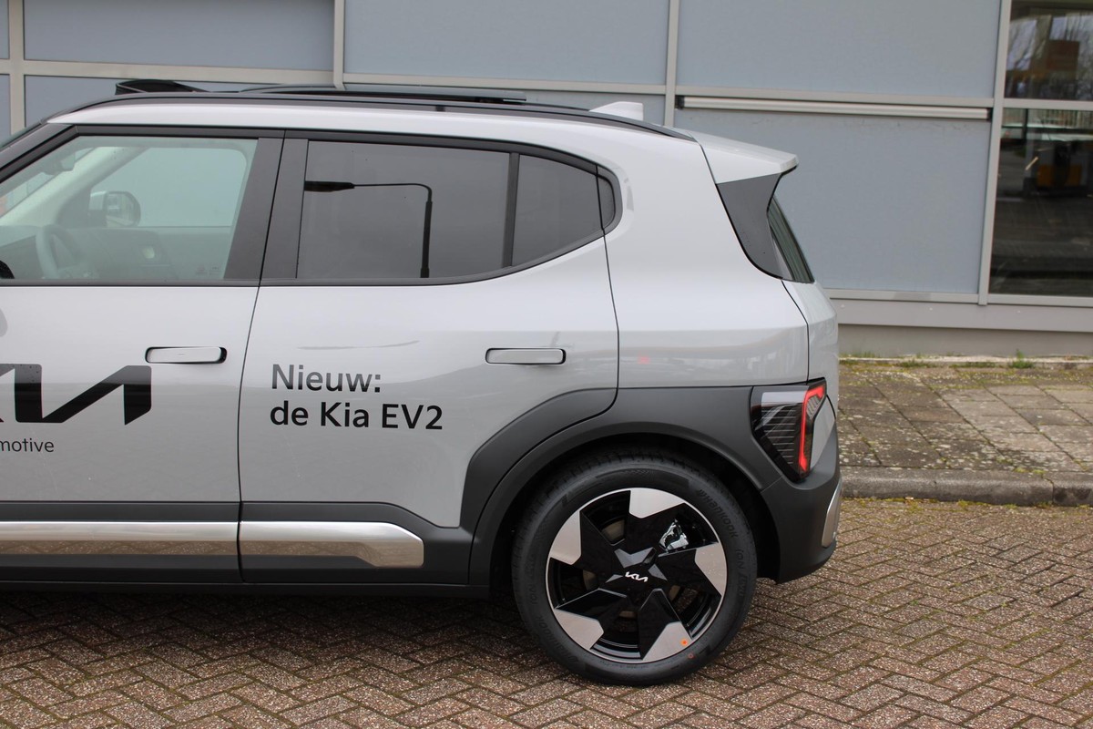 Kia EV2