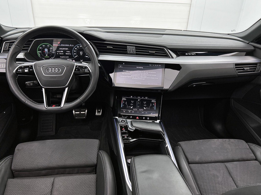 Audi Q8 Sportback e-tron