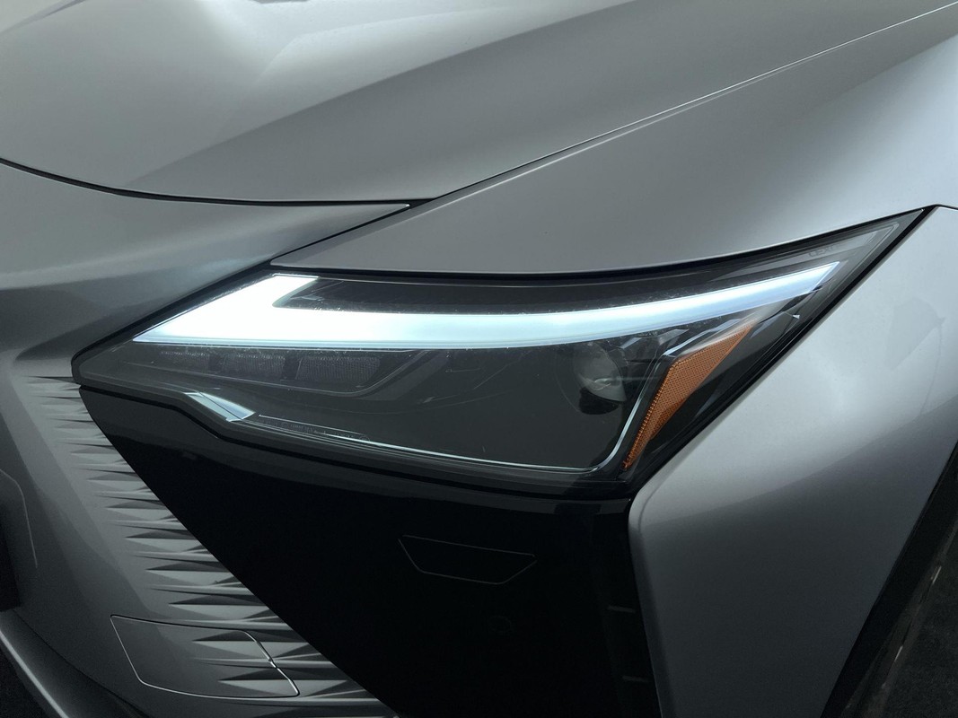 Lexus RZ
