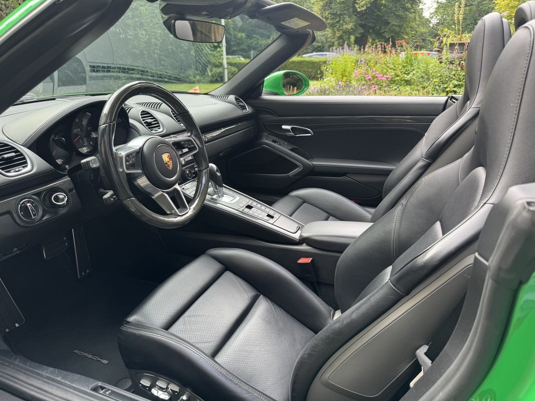 Porsche 718