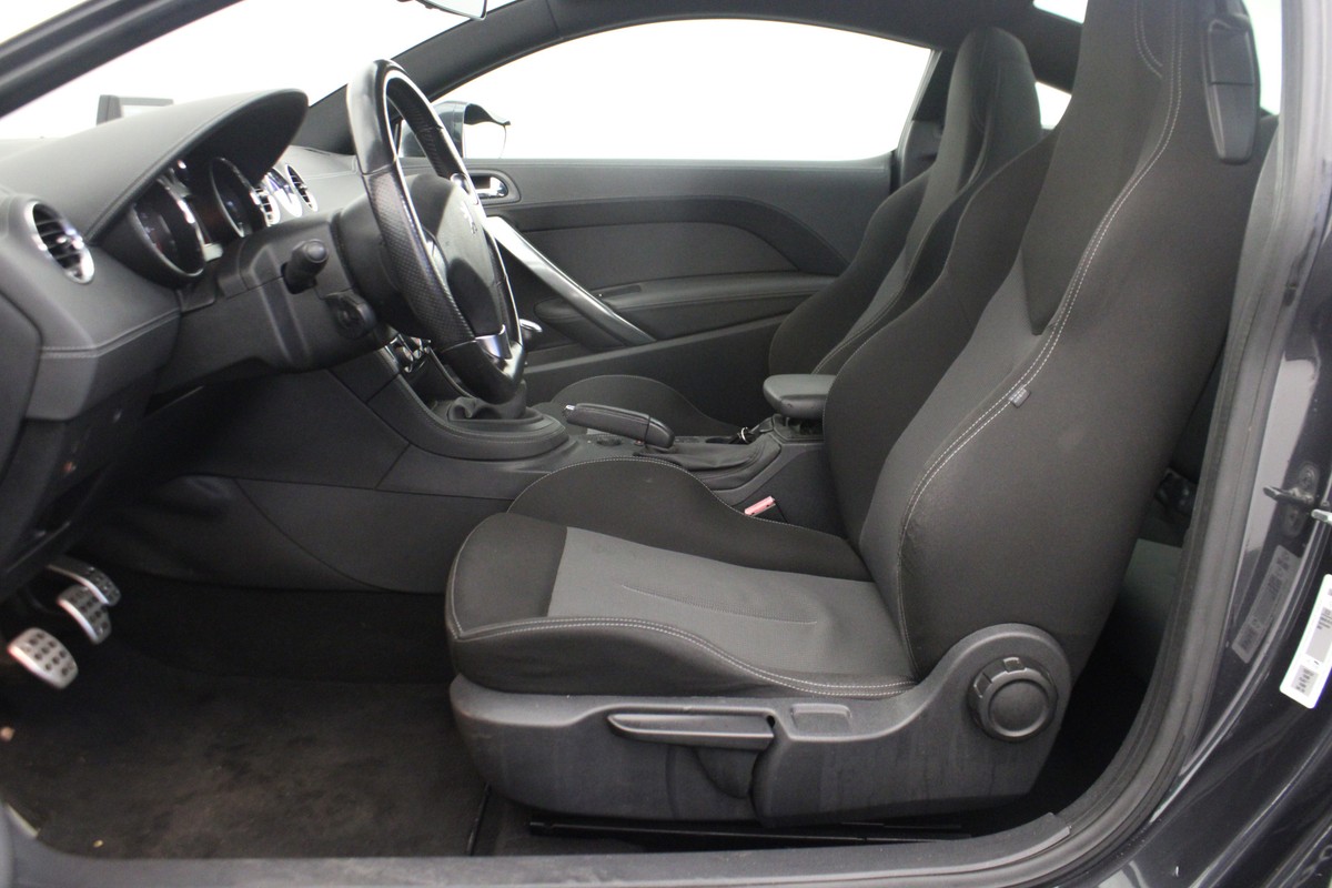 Peugeot RCZ