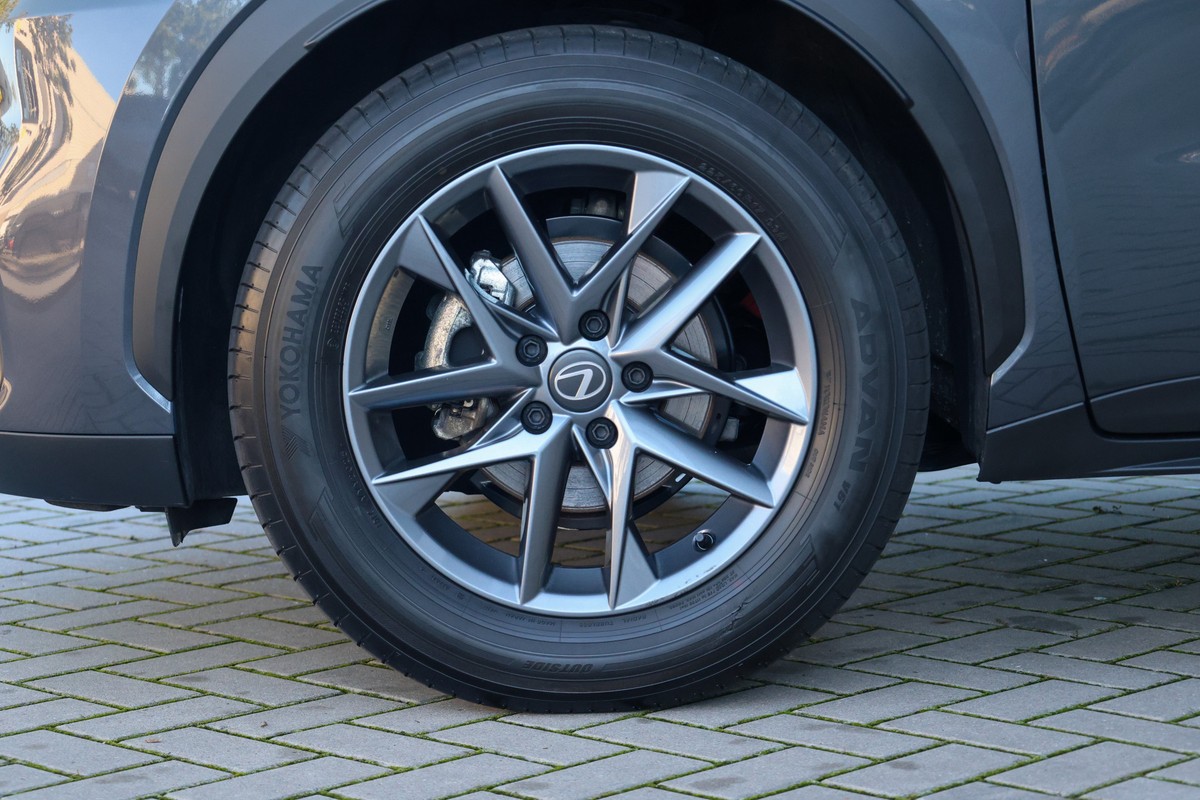 Lexus LBX
