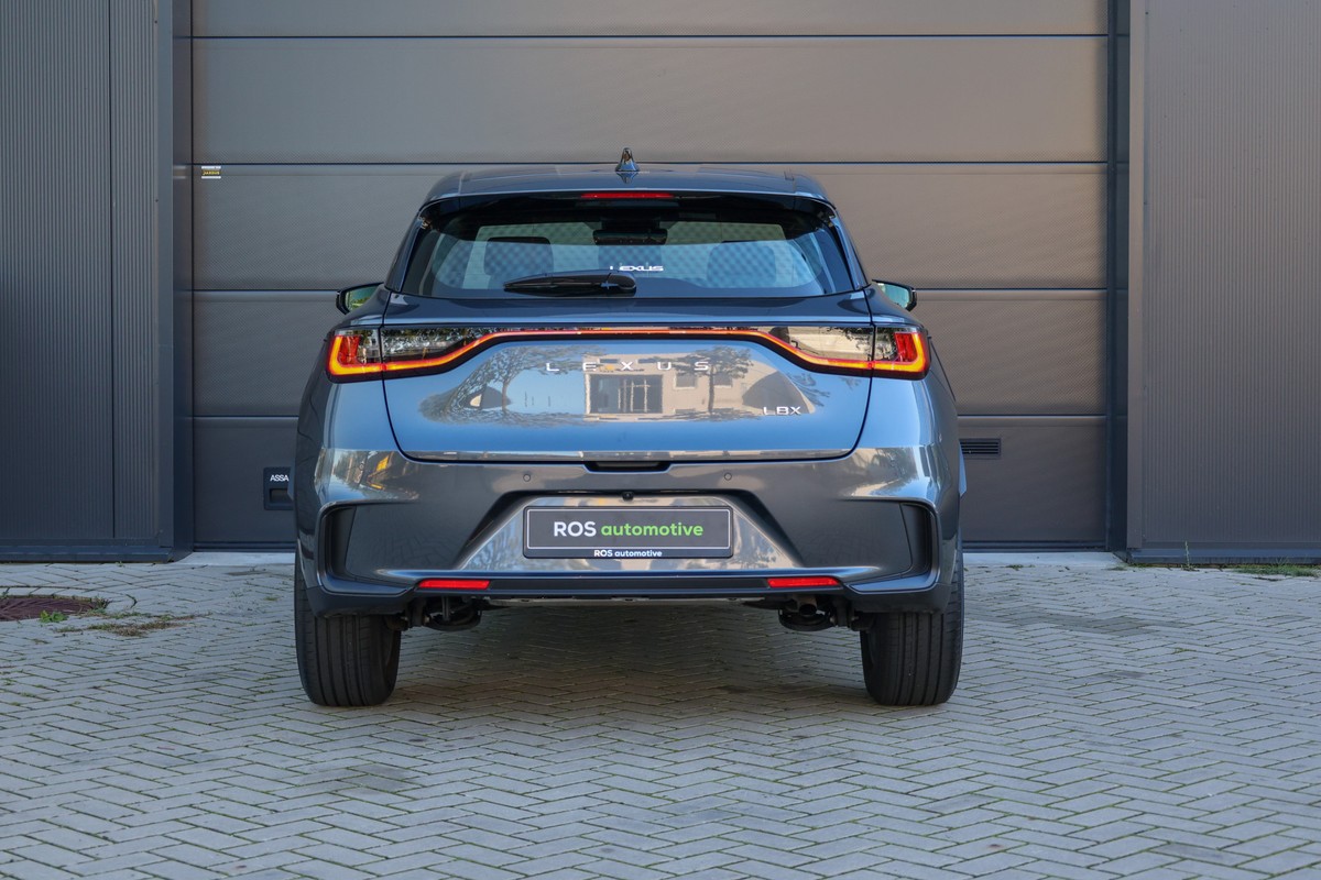 Lexus LBX
