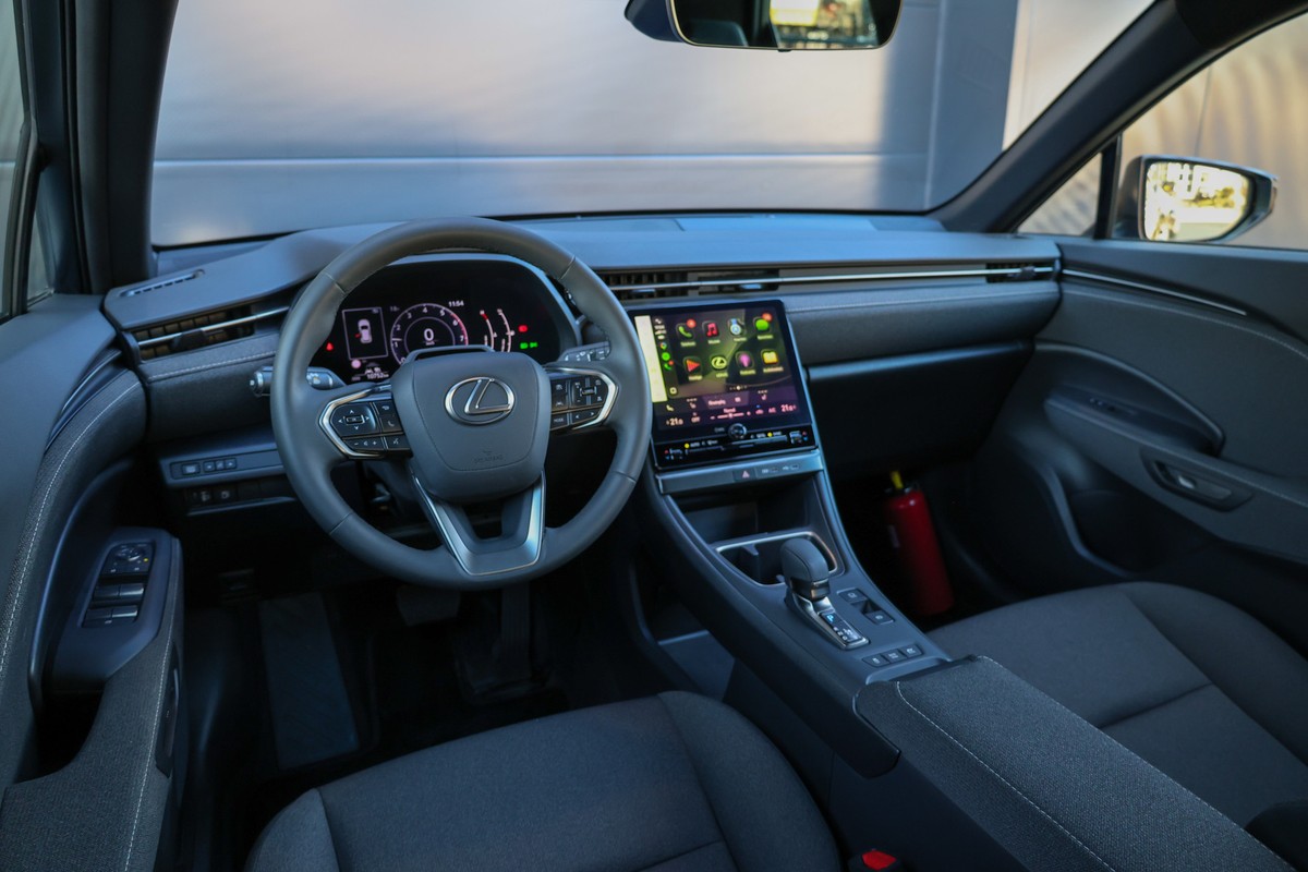Lexus LBX