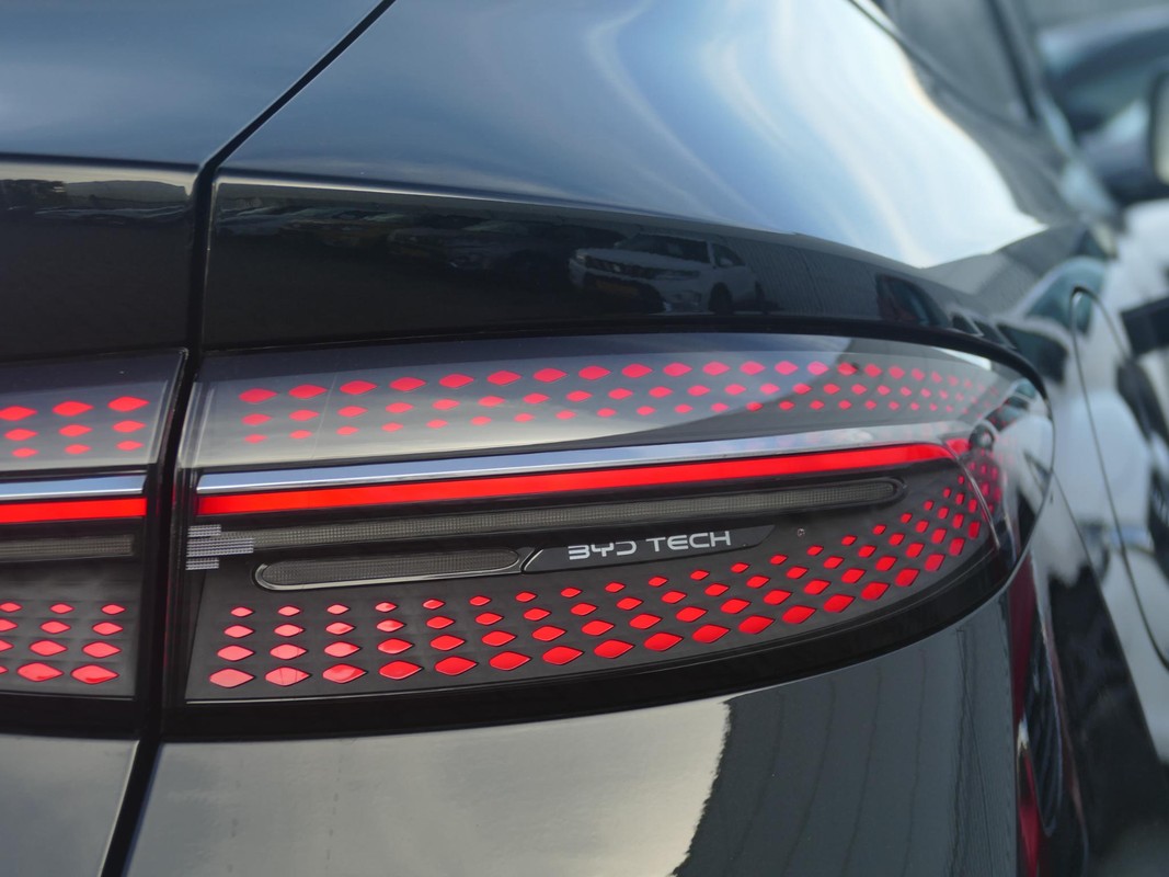 BYD SEAL