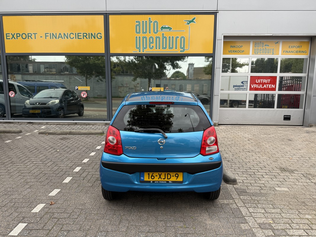 Nissan Pixo
