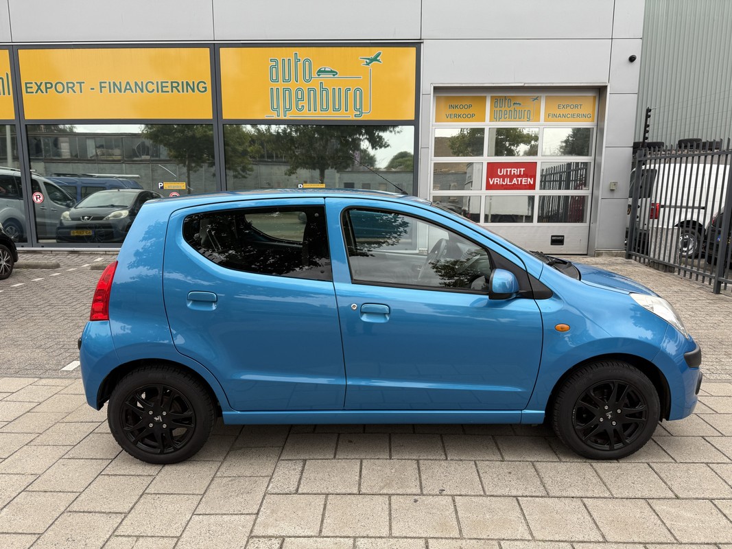 Nissan Pixo