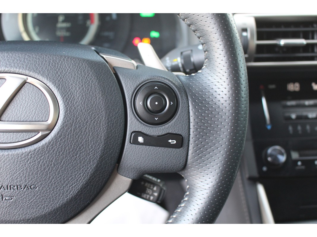 Lexus IS