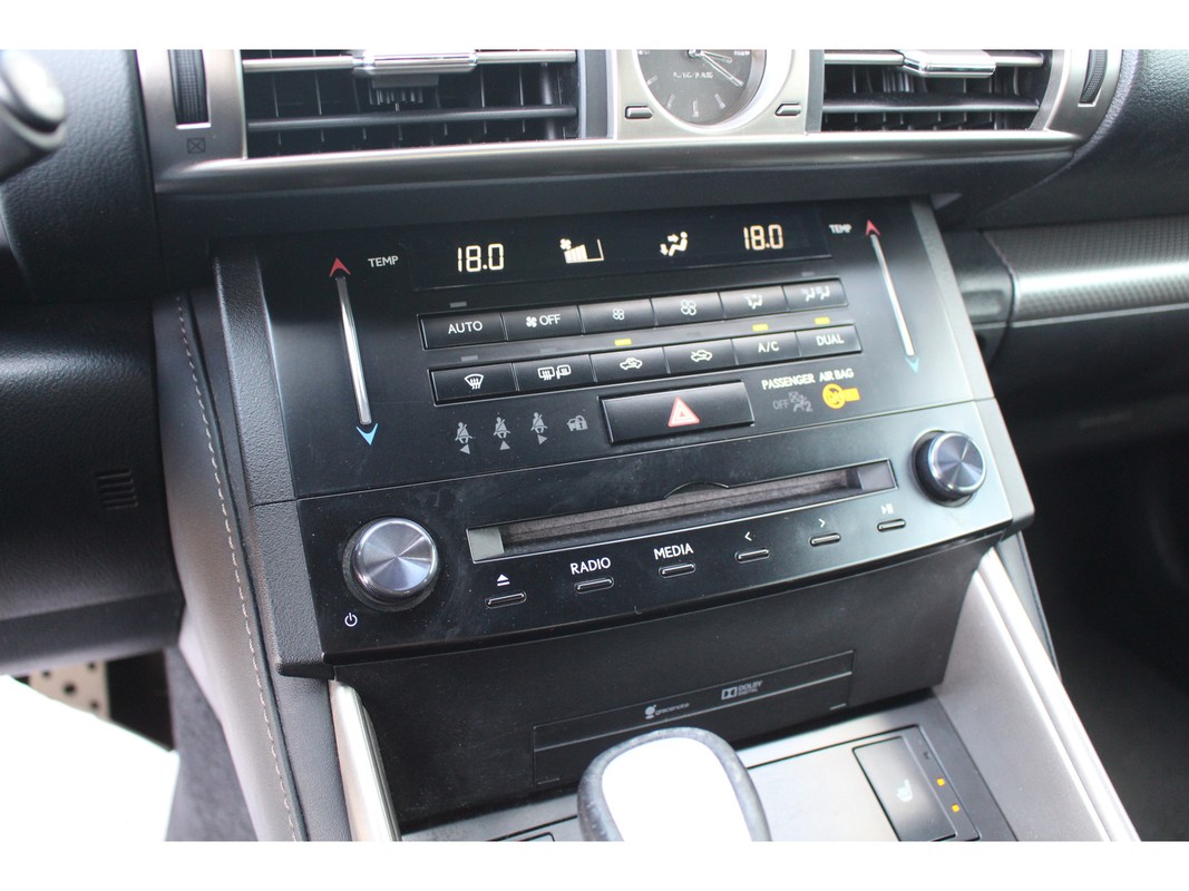 Lexus IS