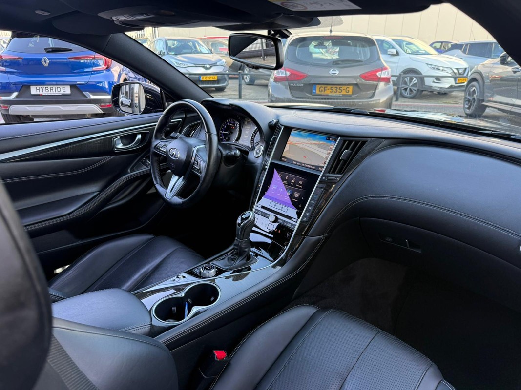 Infiniti Q60
