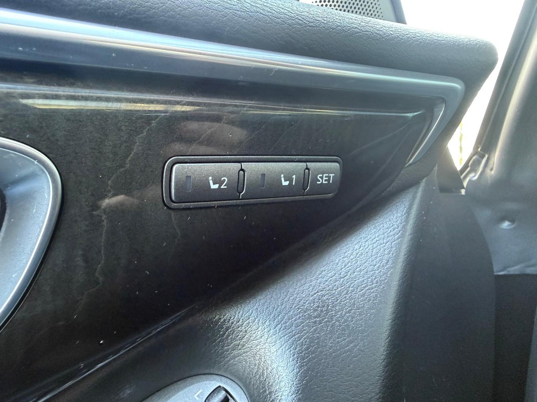 Infiniti Q60