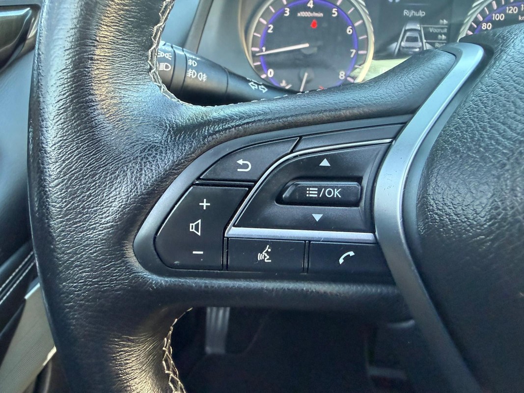 Infiniti Q60